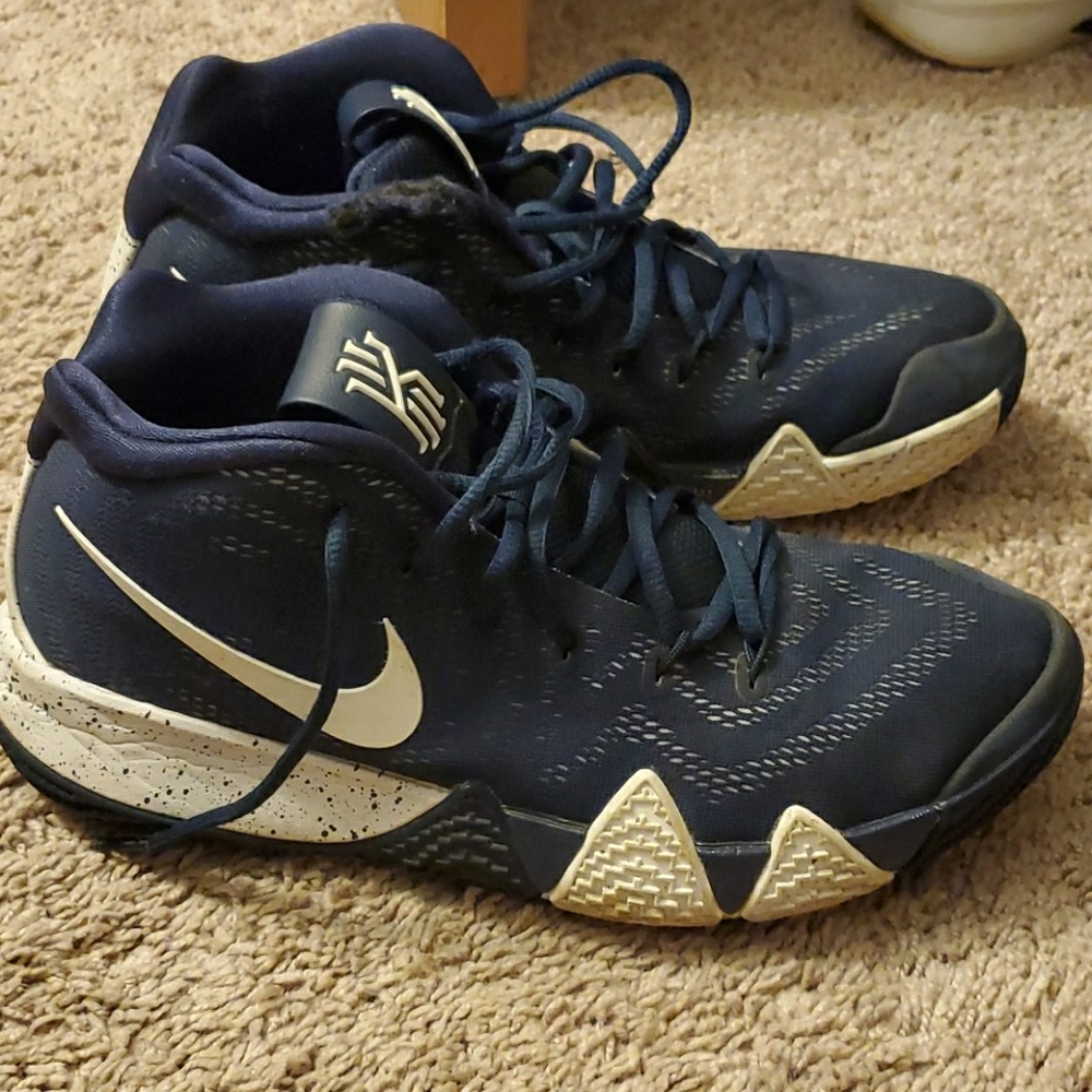 Mens Nike basketball shoes